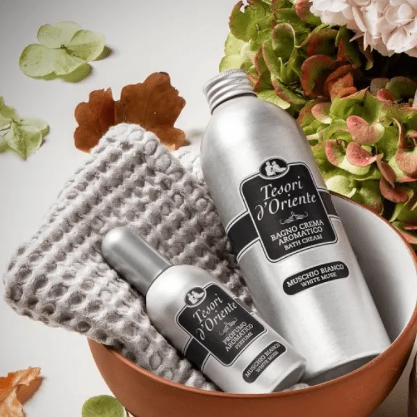 Tesori d’Oriente Moschio Bianco Metal Box Gift Set -EDT 100ml, Bath Cream 500 ml & Shower Cream 250ml (4) Tesori d’Oriente Moschio Bianco Metal Box Gift Set -EDT 100ml, Bath Cream 500 ml & Shower Cream 250ml