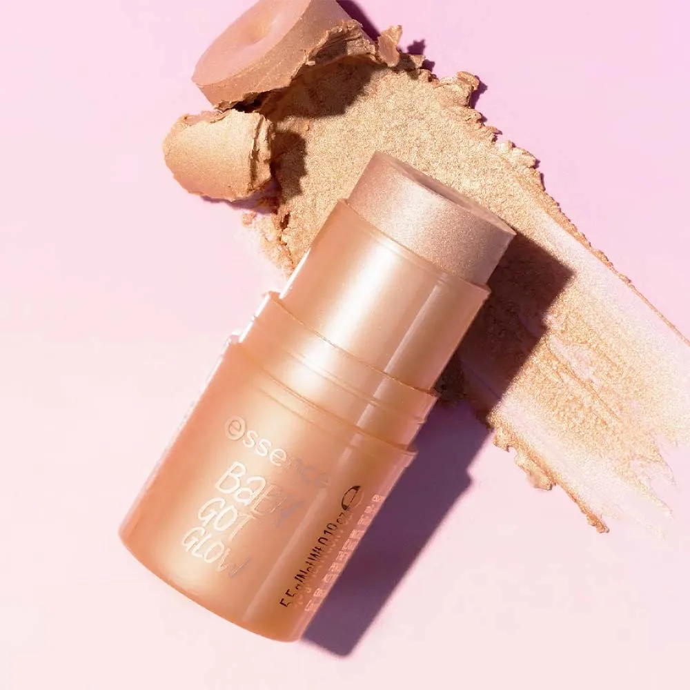 Essence-Baby-Got-Glassy-Glow-Stick-Highlighter-No-10-Golden-Aura-05 Essence Baby Got Glassy Glow Stick Highlighter No 10 Golden Aura